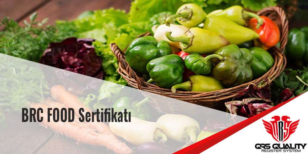 BRC Qida Sertifikatı, qida sənayesində keyfiyyət və təhlükəsizlik üçün qlobal standartları müəyyən edən mühüm bir sənəddir. Bu sertifikat, məhsulların tələb olunan meyarlara uyğun olduğunu təsdiq edir. İngiltərə Pərakəndə Konsorsiumu (BRC) tərəfindən hazırlanmışdır və bu sertifikat qida istehsalçıları və tədarükçüləri tərəfindən dünya miqyasında tanınır. BRC Qida Sertifikatı əldə etməklə şirkət, qida təhlükəsizliyi, keyfiyyət idarəetməsi və gigiyena standartlarına riayət etdiyini sübut edir və beynəlxalq bazarlarda rəqabət üstünlüyü qazanır. Bu məqalədə, BRC Qida Sertifikatı əldə etmək üçün tələb olunan mərhələlər və prosedurları ətraflı şəkildə araşdıracağıq.

